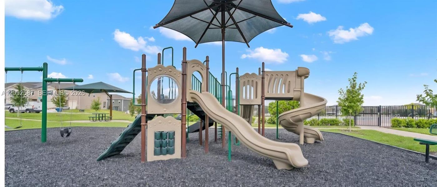 Community amenities in , Davenport (Image 7).