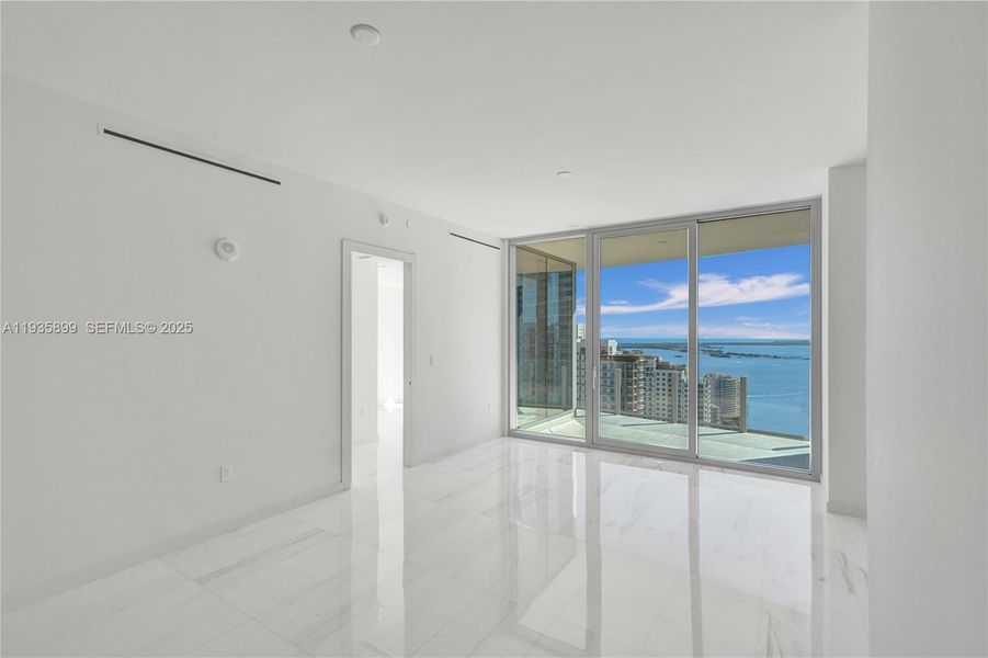 Spacious, unfurnished interior of a new home in , Miami (Image 51).