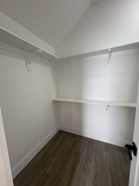 Spacious, unfurnished interior of a new home in Stillwater Lake Estates, Godley (Image 15).