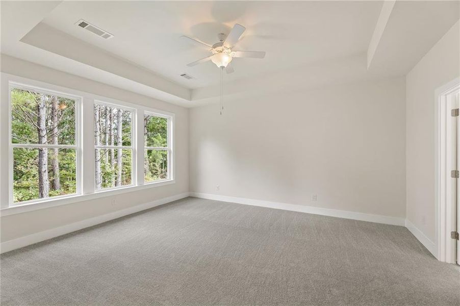 Spacious, unfurnished interior of a new home in Bay Creek Overlook, Loganville (Image 27).