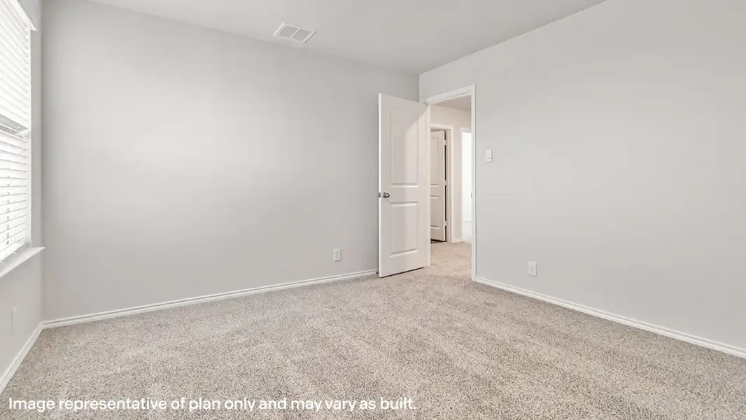 Representative unfurnished interior of a home built from the The Commerce by D.R. Horton in Riverstone at Westpointe, San Antonio (Image 36).