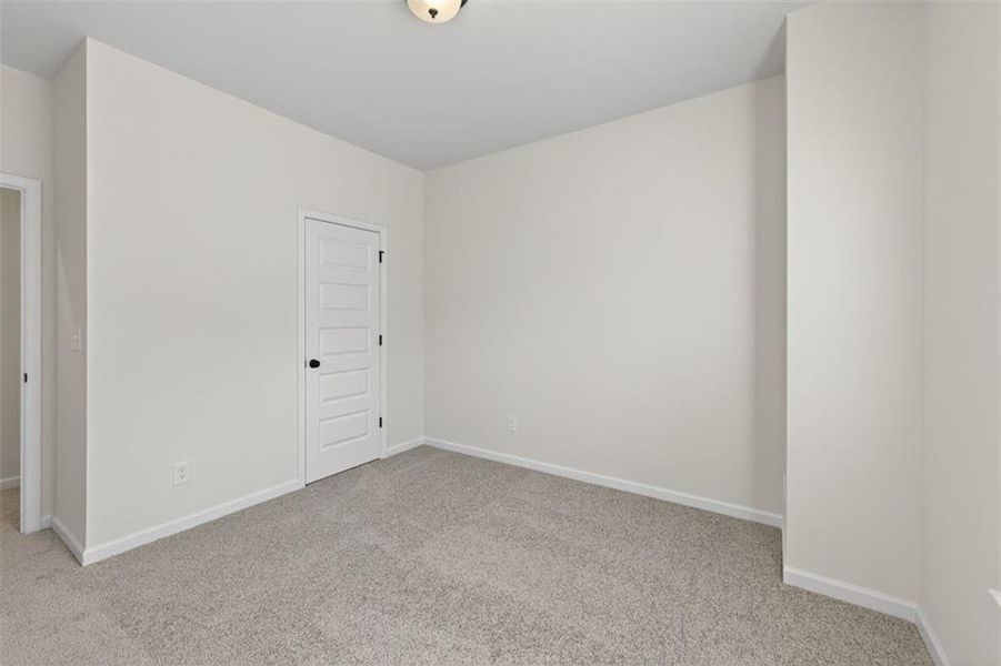 Spacious, unfurnished interior of a new home in Sanders Park, Austell (Image 16).