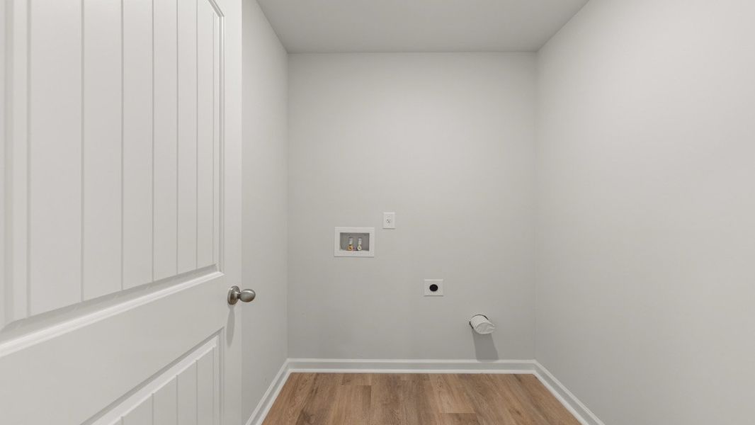 Representative unfurnished interior of a home built from the Aisle by D.R. Horton in Rolling Meadows, Jasper (Image 25).