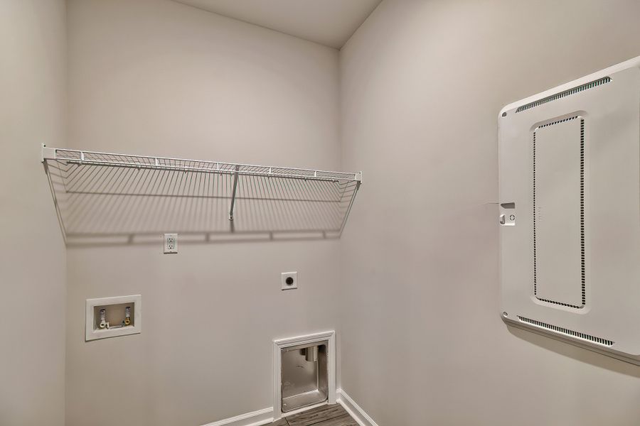 Spacious, unfurnished interior of a new home in Emanuel Creek, West Columbia (Image 35).