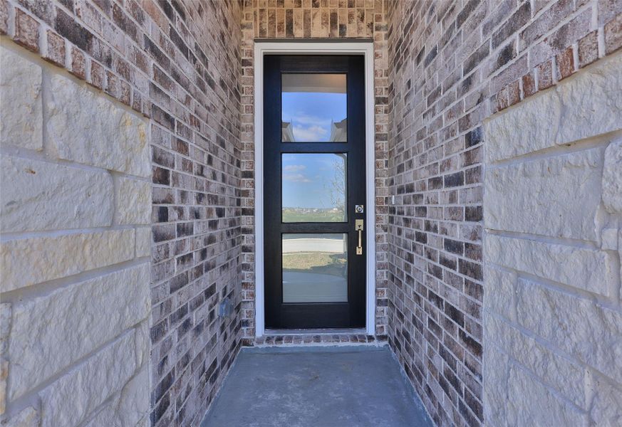 Exterior details and patio area of a home in River Ranch, Dayton (Image 3).