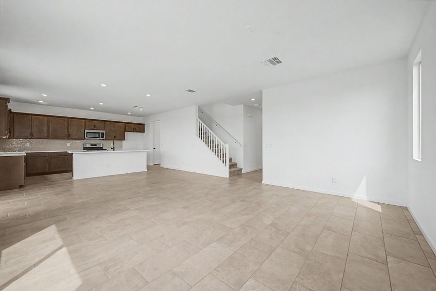 Spacious, unfurnished interior of a new home in Mason Ranch II, Surprise (Image 7).