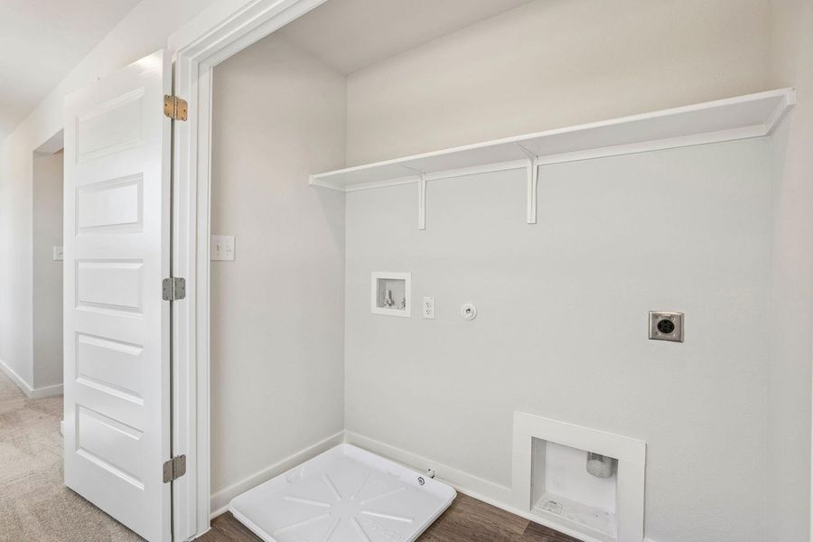 Spacious, unfurnished interior of a new home in Avery Centre, Round Rock (Image 12). Spacious, unfurnished interior of a new home in Avery Centre, Round Rock (Image 12).