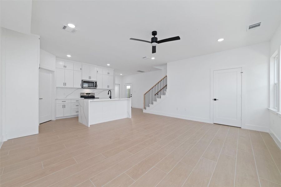 Spacious, unfurnished interior of a new home in , Houston (Image 18). Spacious, unfurnished interior of a new home in , Houston (Image 18).