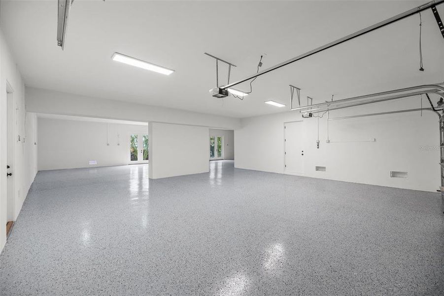 Spacious, unfurnished interior of a new home in , Belleair Beach (Image 30).