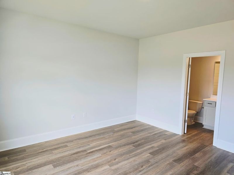 Spacious, unfurnished interior of a new home in Hidden Lake Estates, Greenville (Image 9).