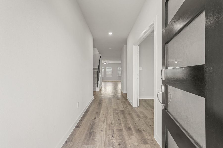 Spacious, unfurnished interior of a new home in Paloma at Sanford Farms, Waller (Image 12).