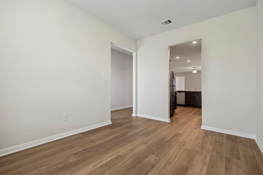 Spacious, unfurnished interior of a new home in Freeman Ranch, Katy (Image 12).