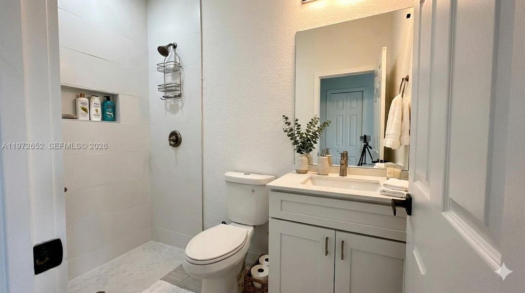 Furnished interior view inside a new home in , Lehigh Acres (Image 11).