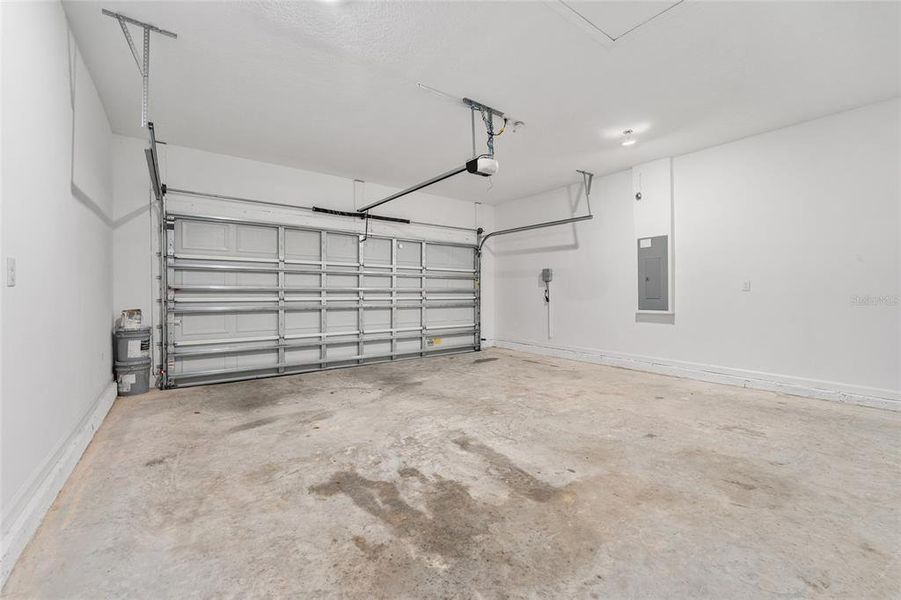 Spacious, unfurnished interior of a new home in Liberty Village: Liberty Village - Phase One, Ocala (Image 52).