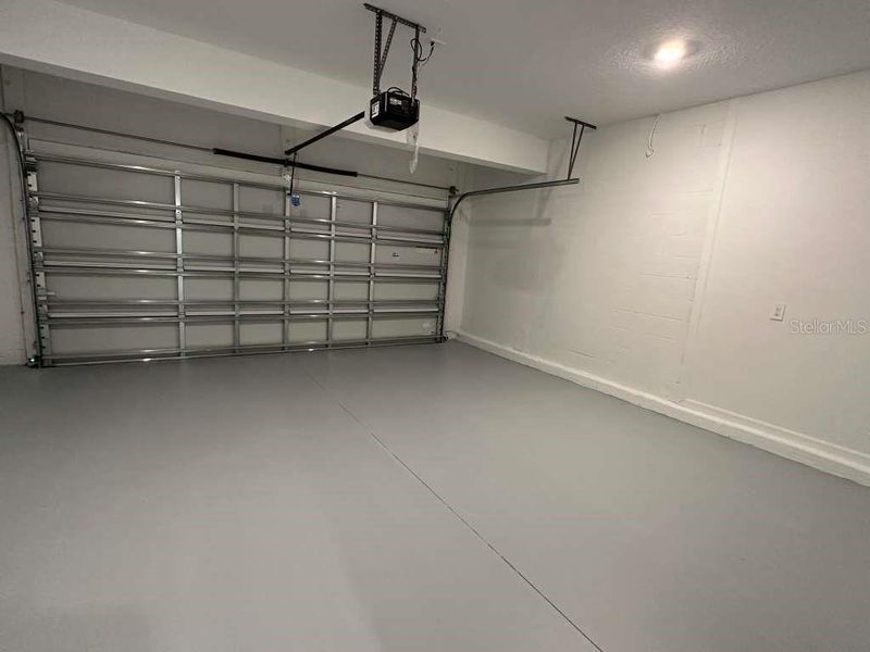 Spacious, unfurnished interior of a new home in , Davenport (Image 23).