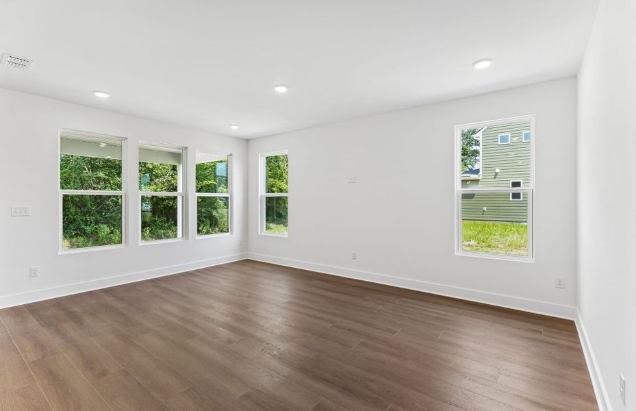 Spacious, unfurnished interior of a new home in Glenview Farms, Murfreesboro (Image 53). Spacious, unfurnished interior of a new home in Glenview Farms, Murfreesboro (Image 53).