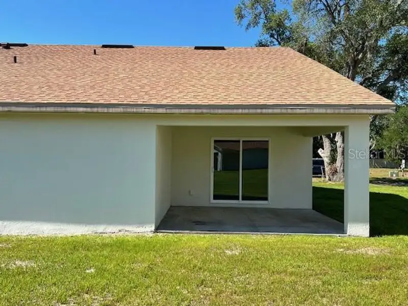 Exterior details and patio area of a home in , Mulberry (Image 11).