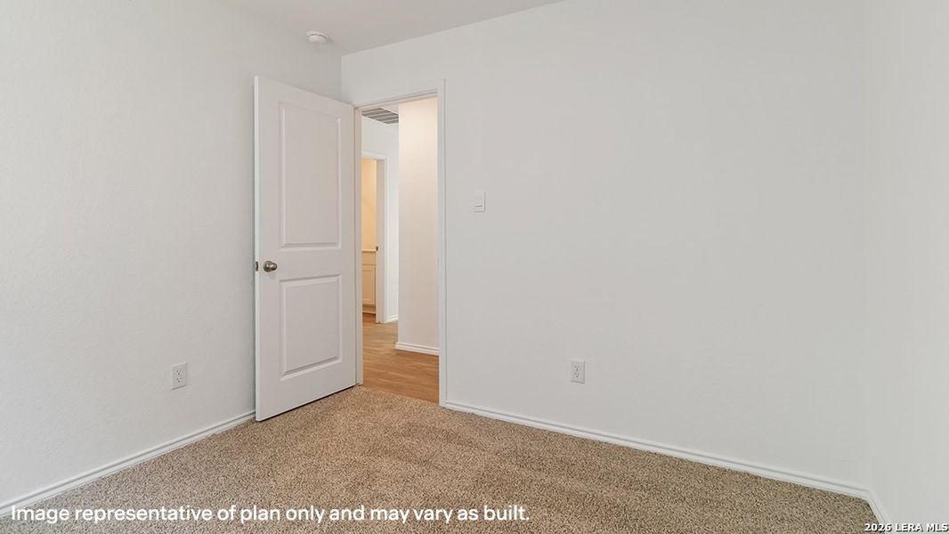 Spacious, unfurnished interior of a new home in Blue Ridge Ranch, San Antonio (Image 12).
