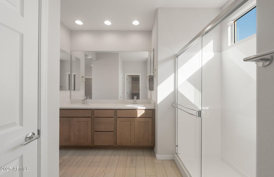 Owner's Bathroom Owner's Bathroom