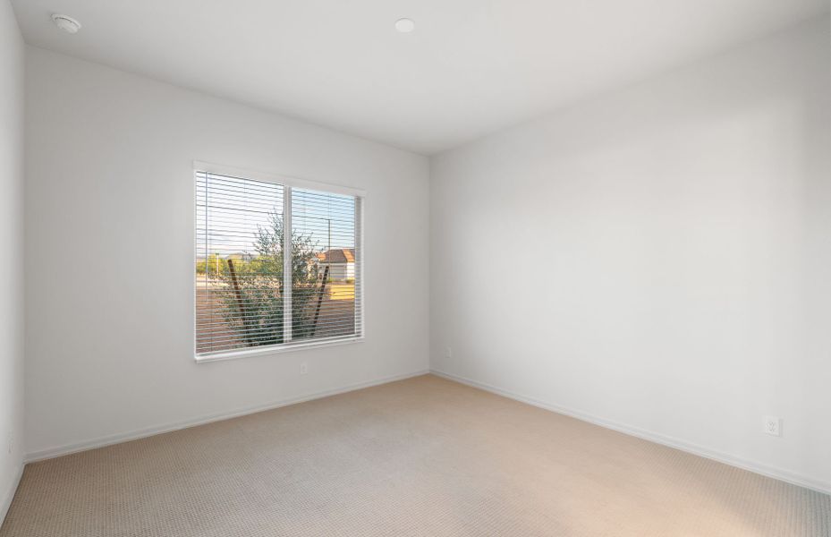 Spacious, unfurnished interior of a new home in Sun City Festival, Buckeye (Image 16).