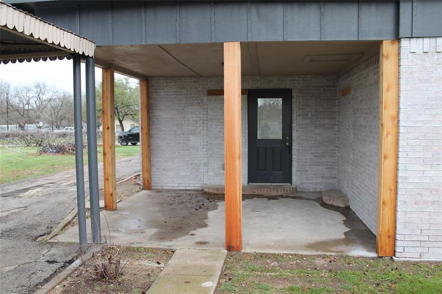 Exterior details and patio area of a home in , Alvord (Image 24).