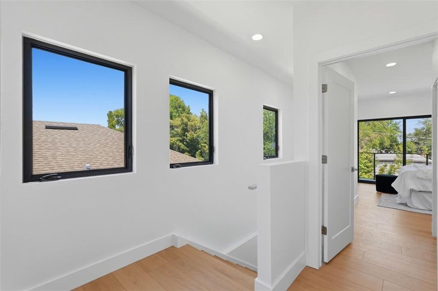 Spacious, unfurnished interior of a new home in , St. Petersburg (Image 22).