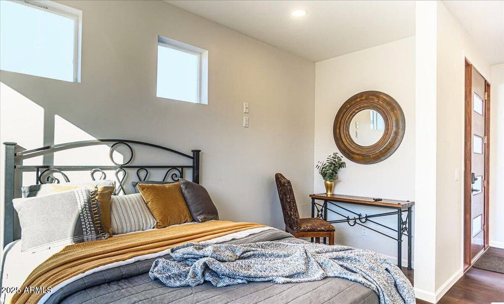 08-Bedroom 1 + Room for Desk