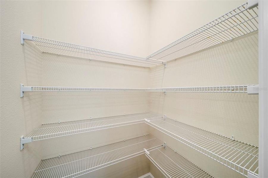 Spacious, unfurnished interior of a new home in , Bradenton (Image 26).