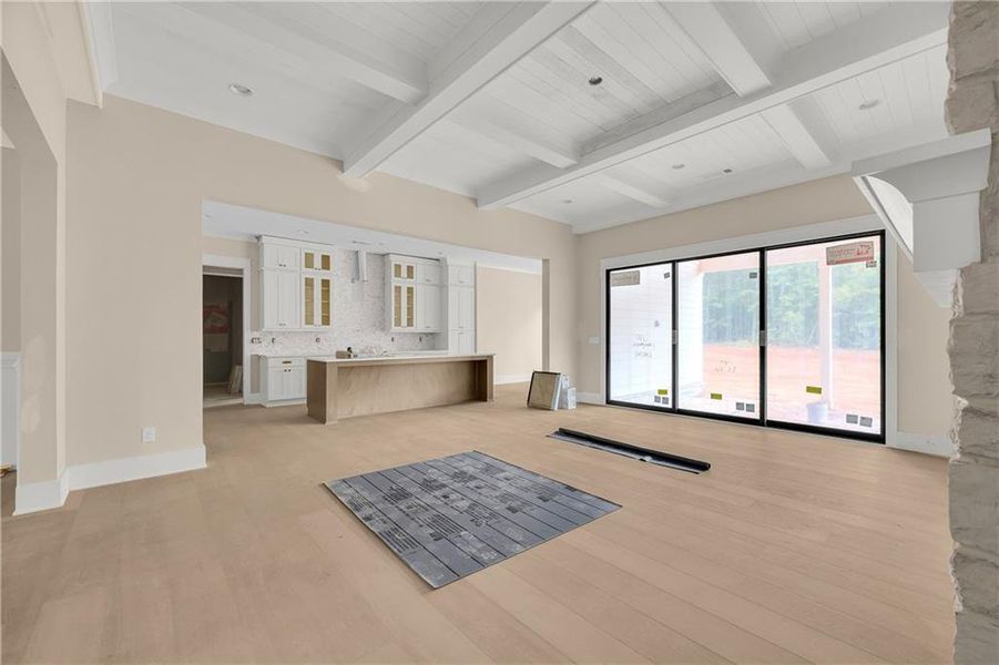 Spacious, unfurnished interior of a new home in , Bishop (Image 18).