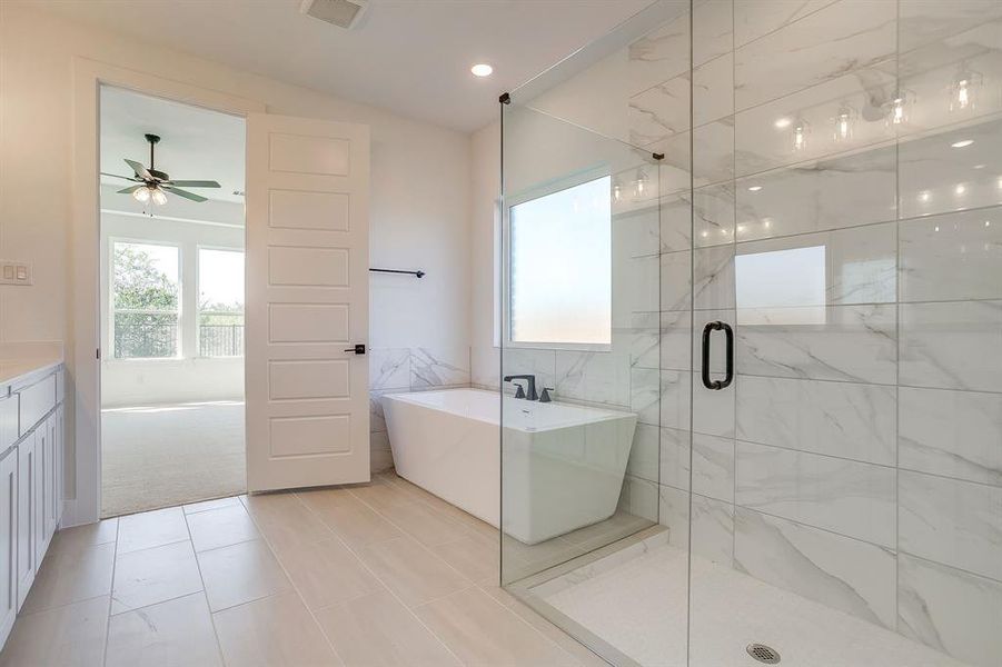 Furnished interior view inside a new home in Pecan Grove, Burleson (Image 8).
