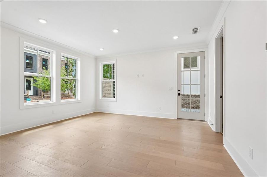 Spacious, unfurnished interior of a new home in Park Walke, Alpharetta (Image 54).