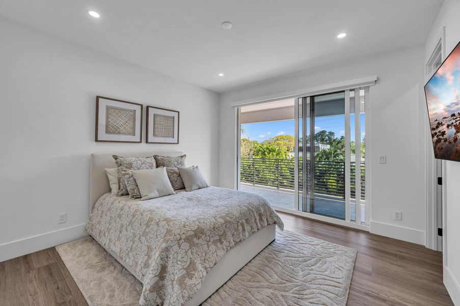 618 NE 15th AVE-55
