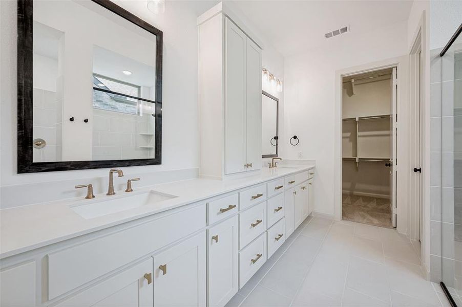 Furnished interior view inside a new home in , Frisco (Image 14).