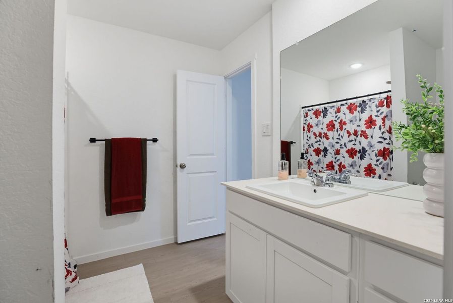 Furnished interior view inside a new home in Steelwood Trails, New Braunfels (Image 9).