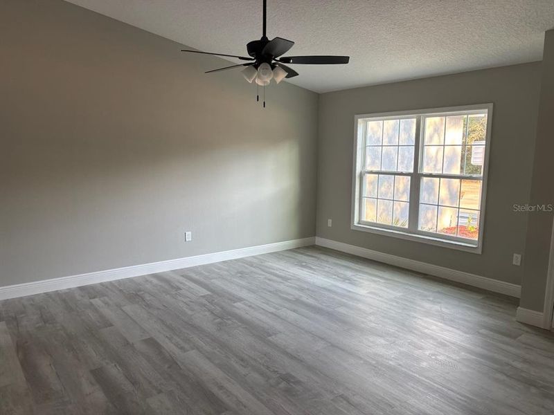Spacious, unfurnished interior of a new home in , Citrus Springs (Image 28).