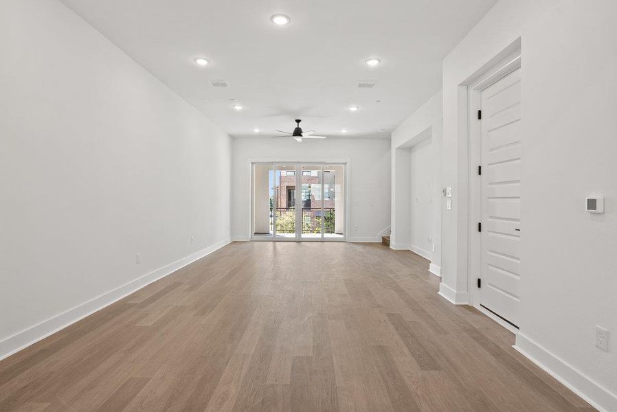 Spacious, unfurnished interior of a new home in The Grove, Austin (Image 19).