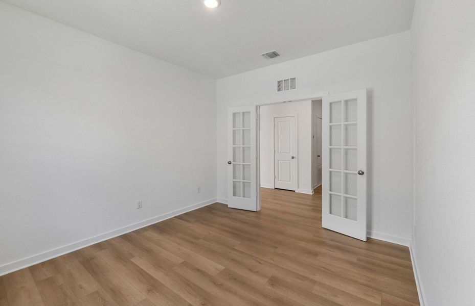 Spacious, unfurnished interior of a new home in County View, Temple (Image 16).