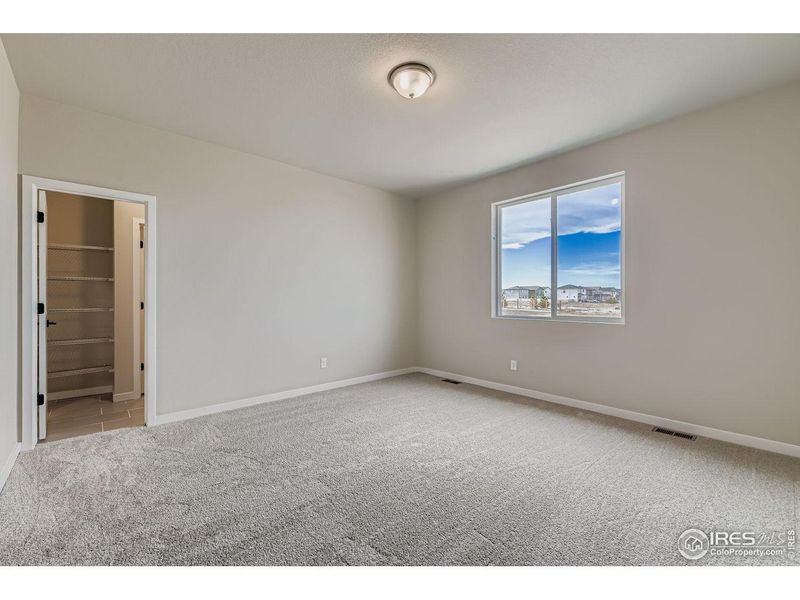 Spacious, unfurnished interior of a new home in Hidden Creek, Frederick (Image 30).
