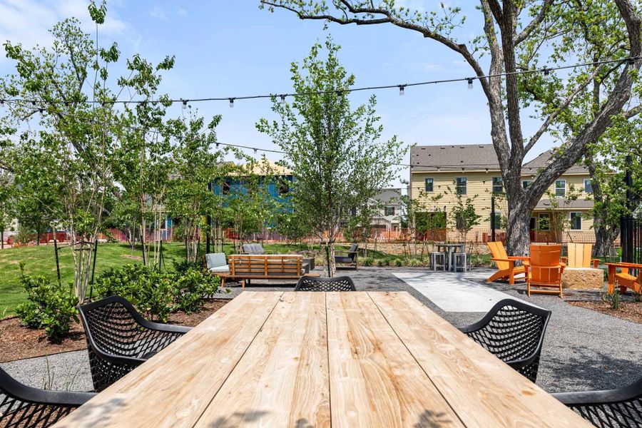 Sereno Oaks Courtyard