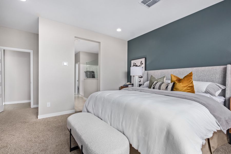 Furnished interior view inside a new home in Stonehaven, Glendale (Image 11).