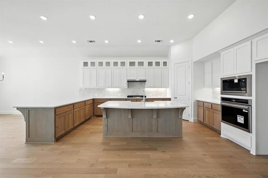 Furnished interior view inside a new home in Thompson Farms: 60ft. lots, Van Alstyne (Image 4). Furnished interior view inside a new home in Thompson Farms: 60ft. lots, Van Alstyne (Image 4).