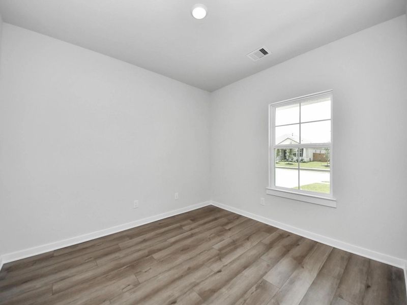 Spacious, unfurnished interior of a new home in River Ranch Meadows, Dayton (Image 18).