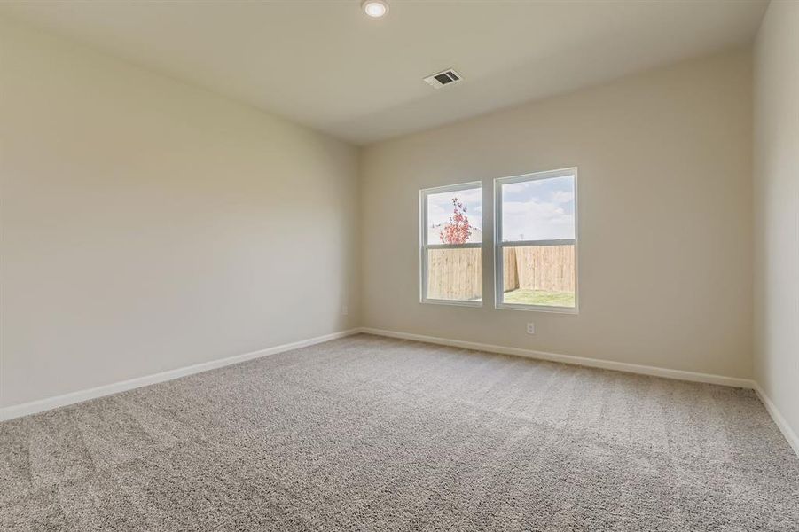 Spacious, unfurnished interior of a new home in Sperling Farms, Ferris (Image 10).