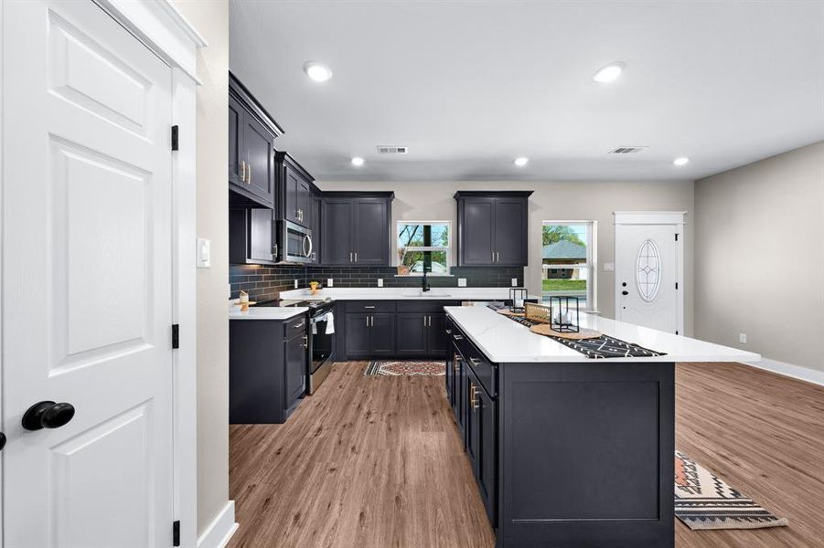 Furnished interior view inside a new home in , Sulphur Springs (Image 6).