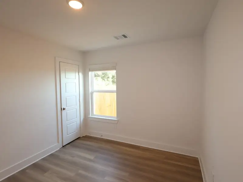 Spacious, unfurnished interior of a new home in Sorella, Tomball (Image 11). Spacious, unfurnished interior of a new home in Sorella, Tomball (Image 11).
