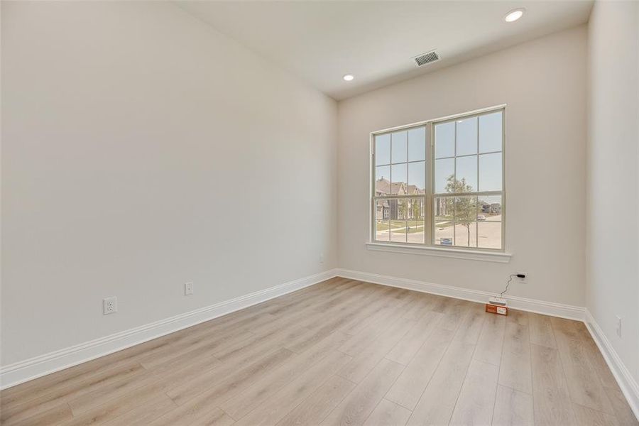 Spacious, unfurnished interior of a new home in Villages of Creekwood, Frisco (Image 14). Spacious, unfurnished interior of a new home in Villages of Creekwood, Frisco (Image 14).