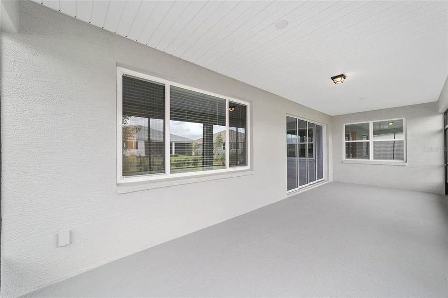 Exterior details and patio area of a home in , Ocala (Image 4).
