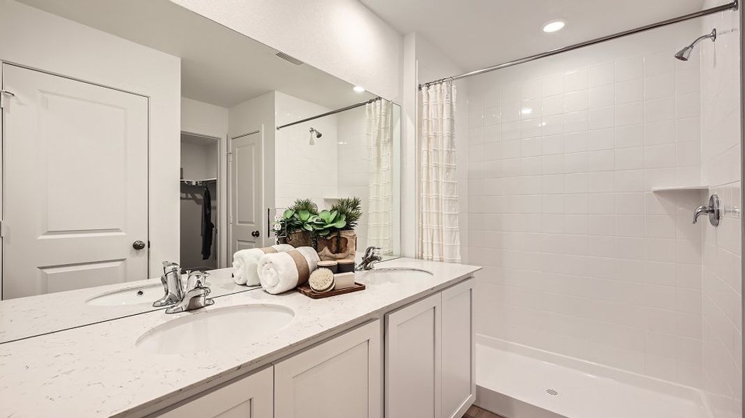 2504 Elm Owners Bath F2