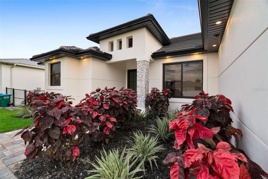 Exterior details and patio area of a home in , Cape Coral (Image 30).