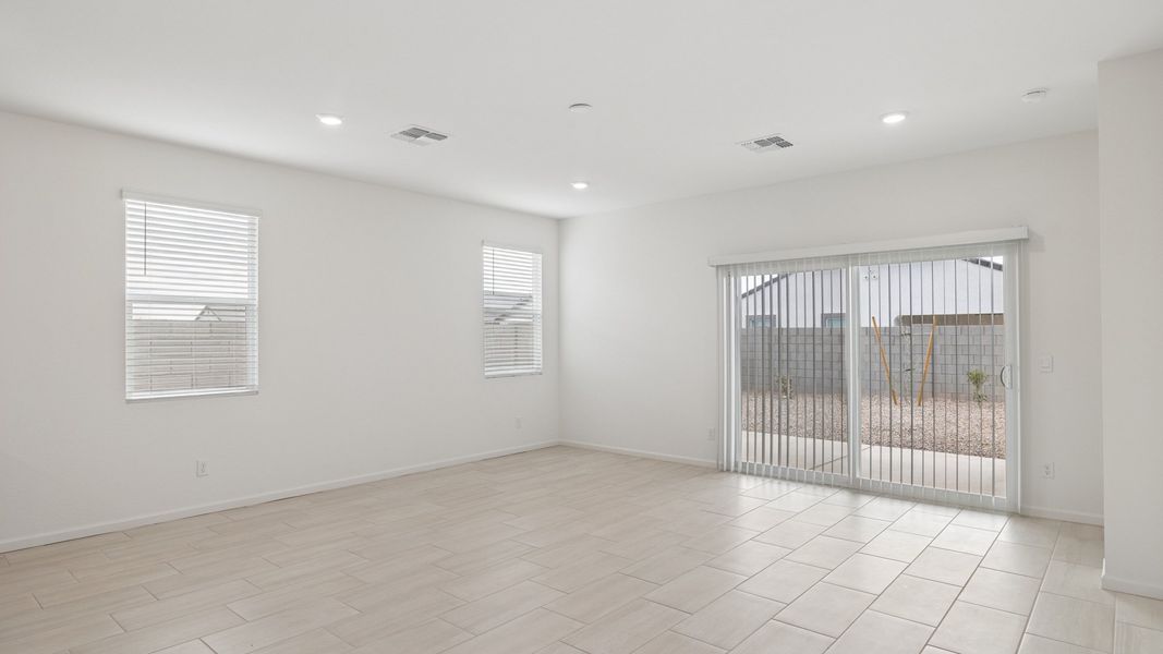 Spacious, unfurnished interior of a new home in Copper Falls, Buckeye (Image 22).